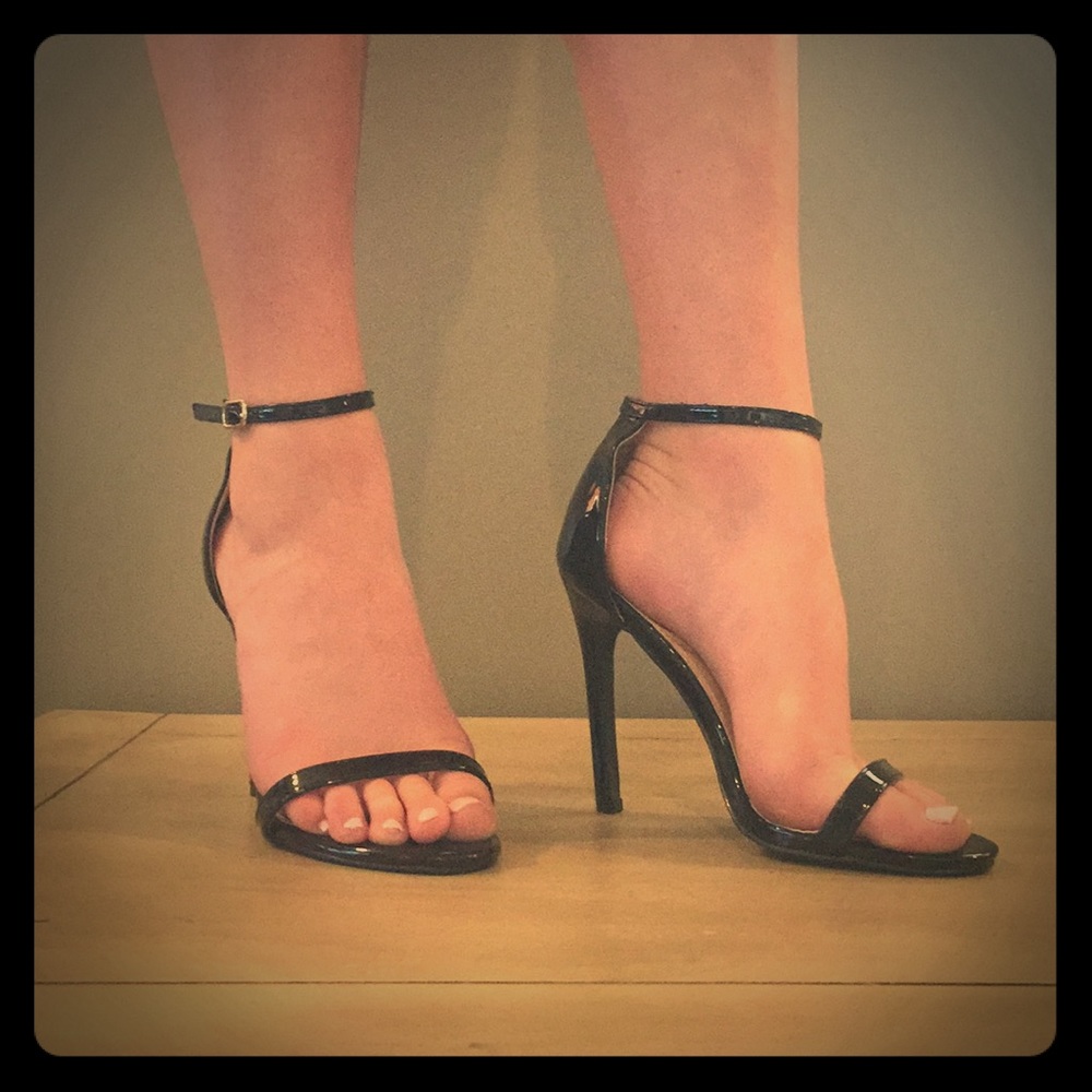 Black, shiny heels, 3" 7 1/2